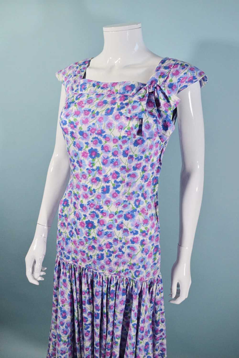 Vintage 50s Floral Print Drop Waist Dress w/Bows … - image 6