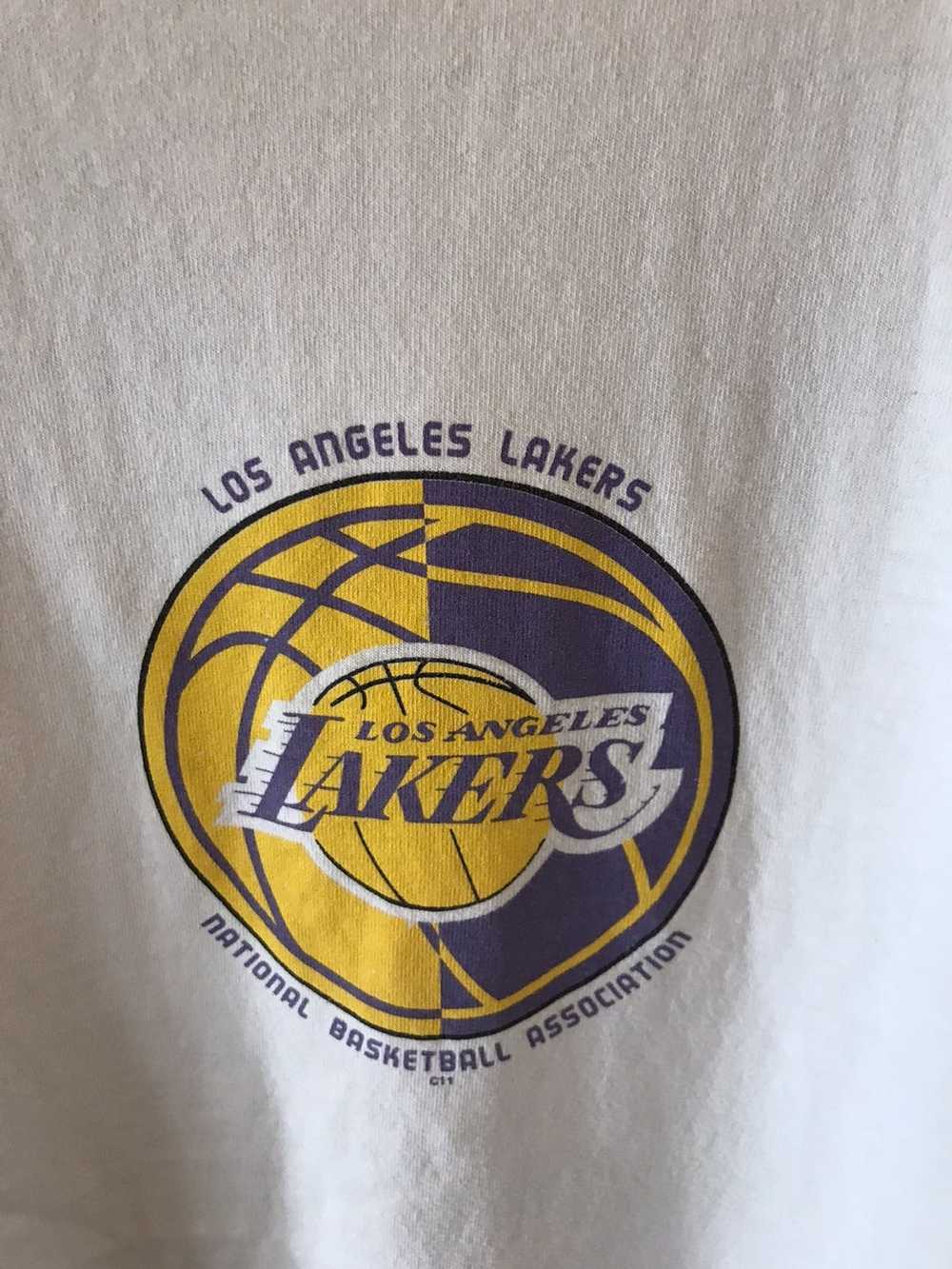 Majestic × Vintage Vintage LA Lakers T-shirt - image 3