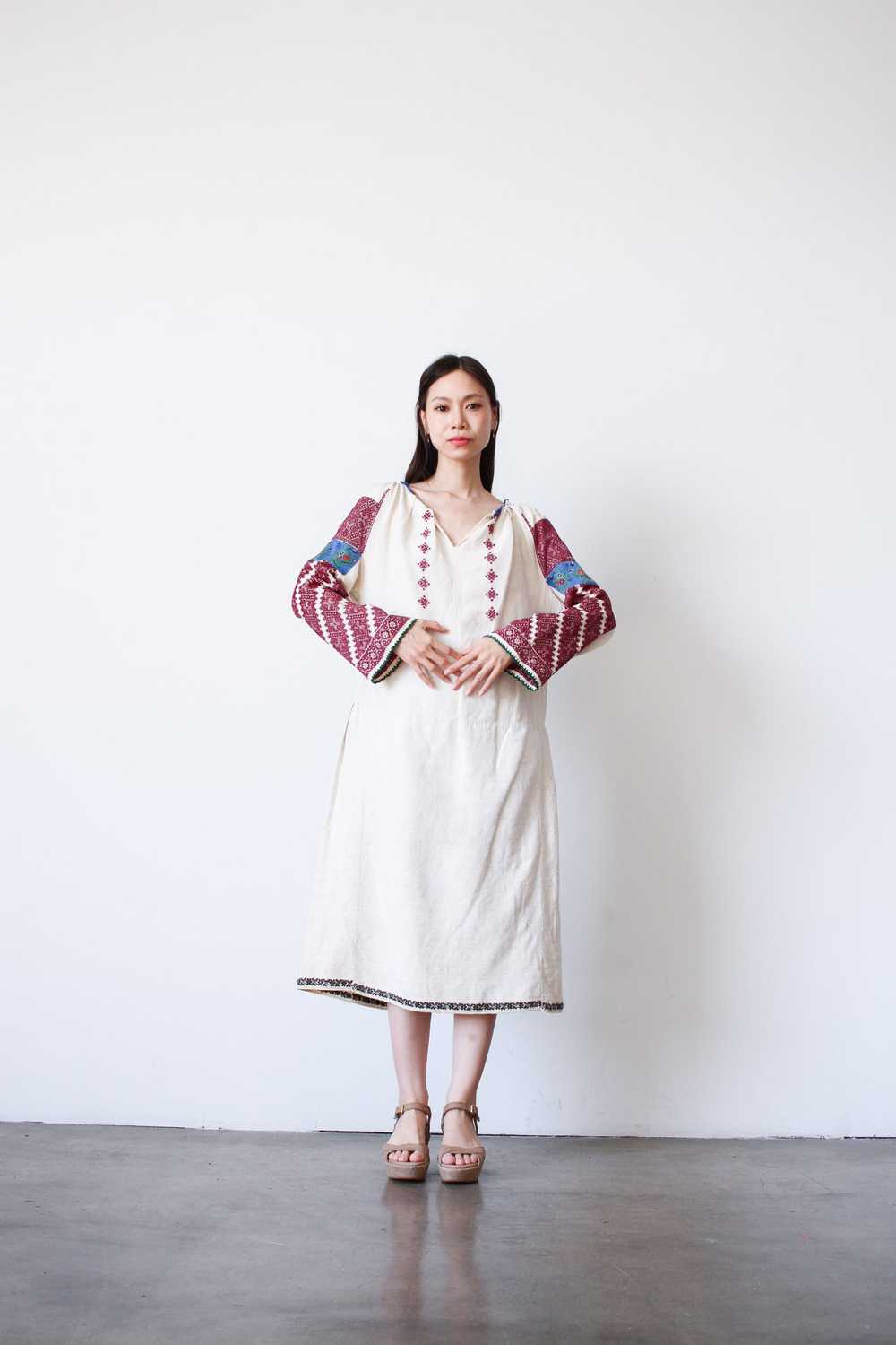 1960s Eastern European Embroidered Linen Dress - image 3