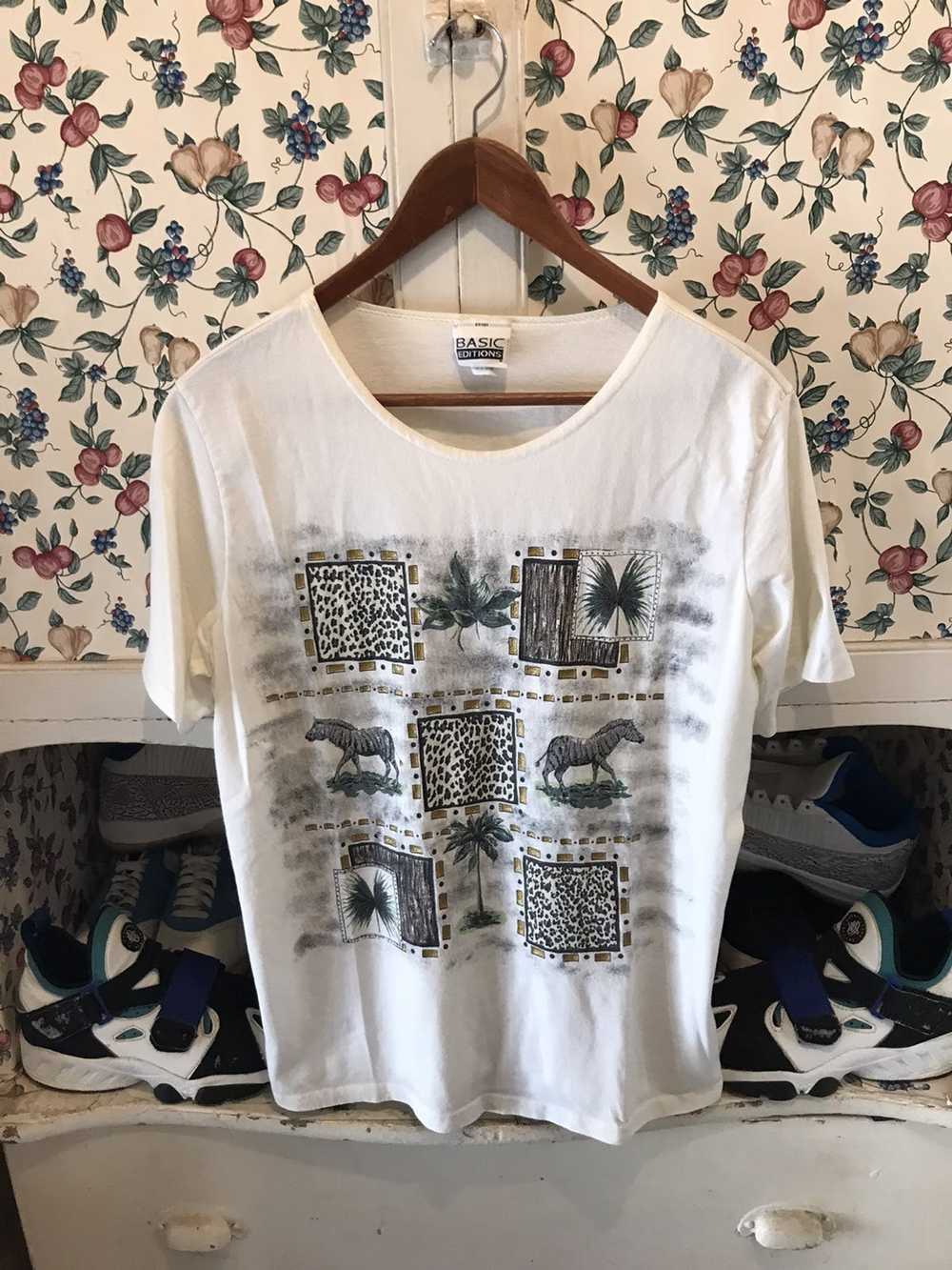 Vintage Vintage 90s Zebra T-shirt - image 1