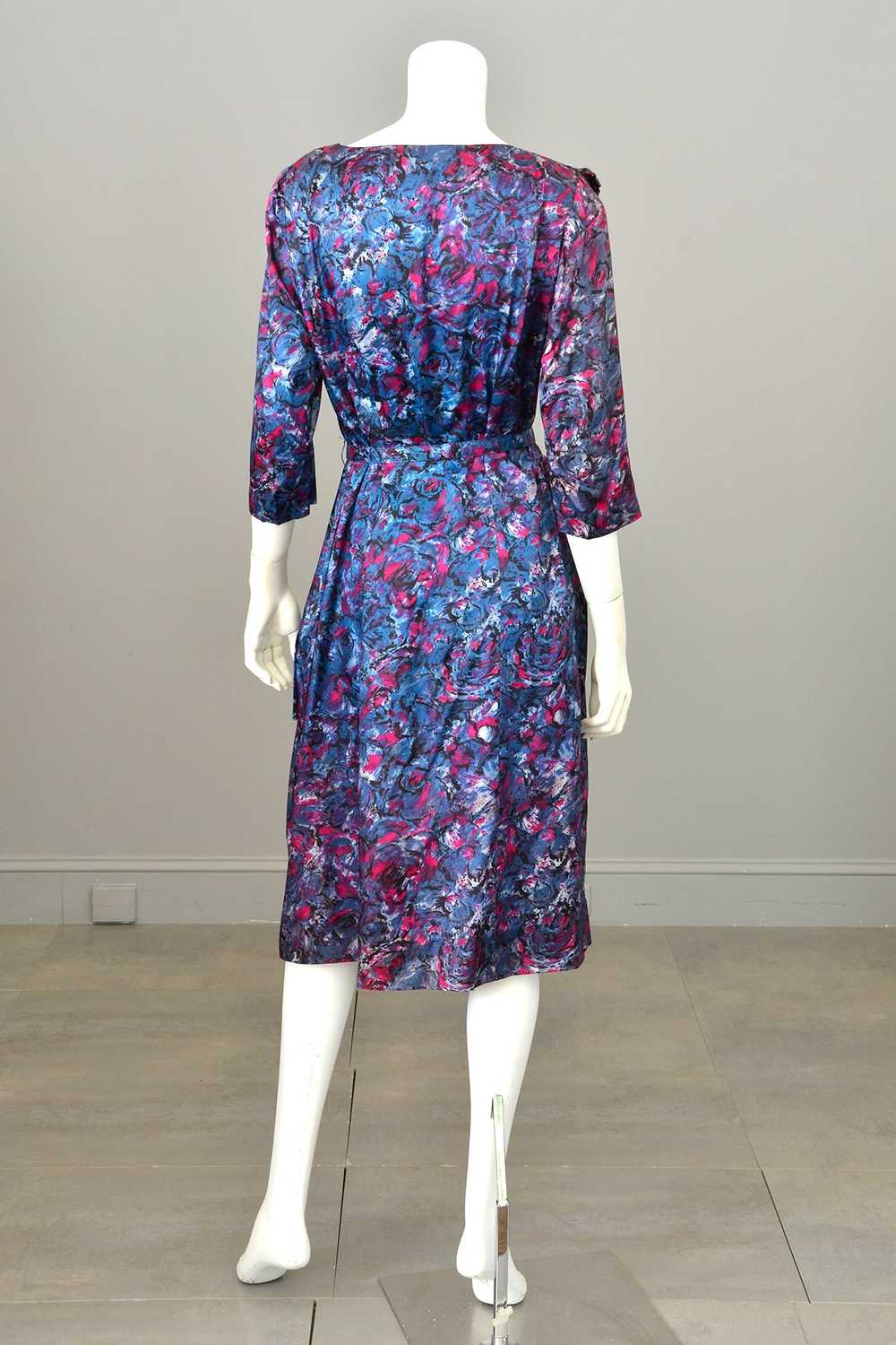 1940s Satin Impressionist Floral Dress with Fring… - image 4