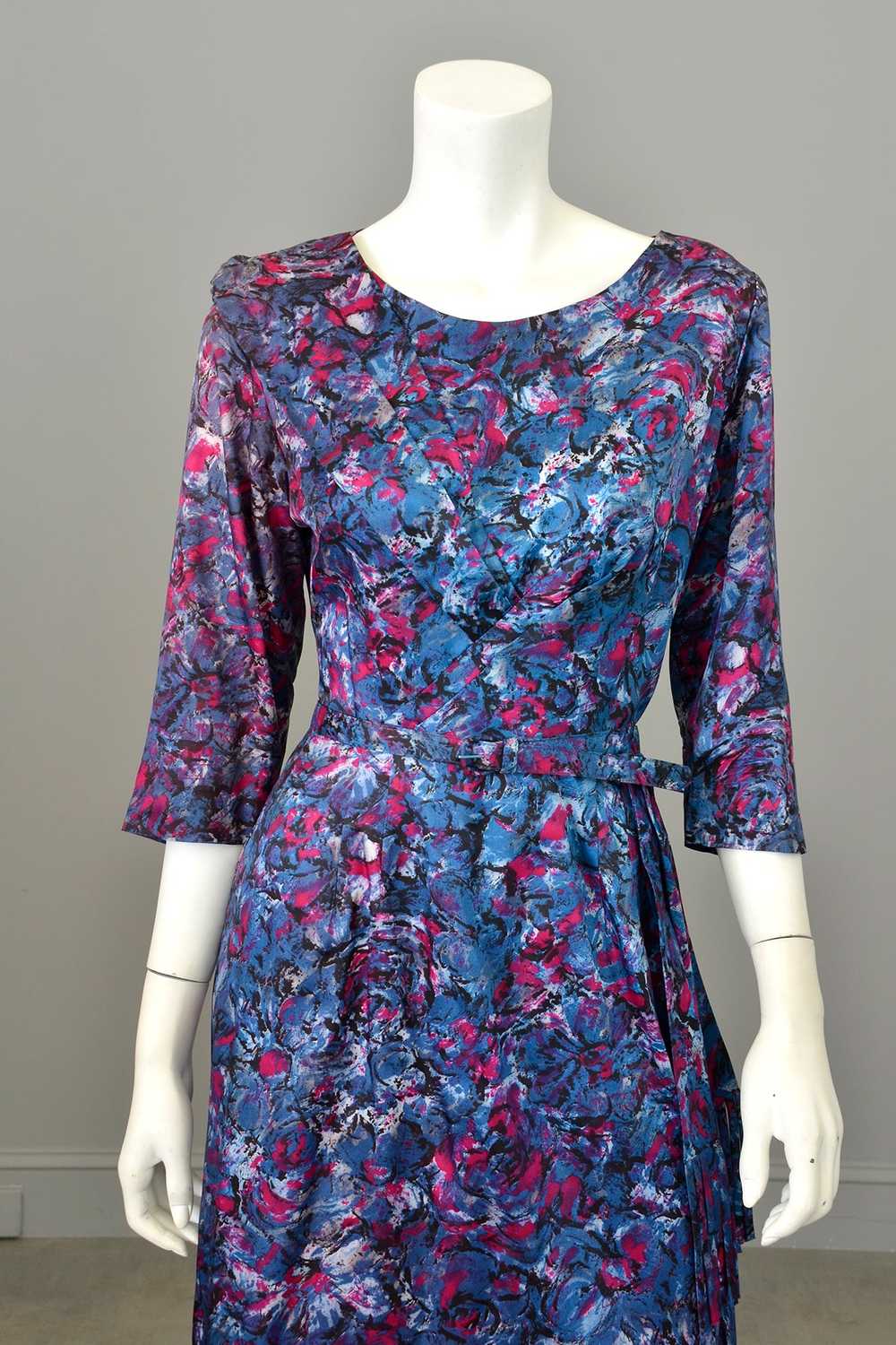 1940s Satin Impressionist Floral Dress with Fring… - image 5