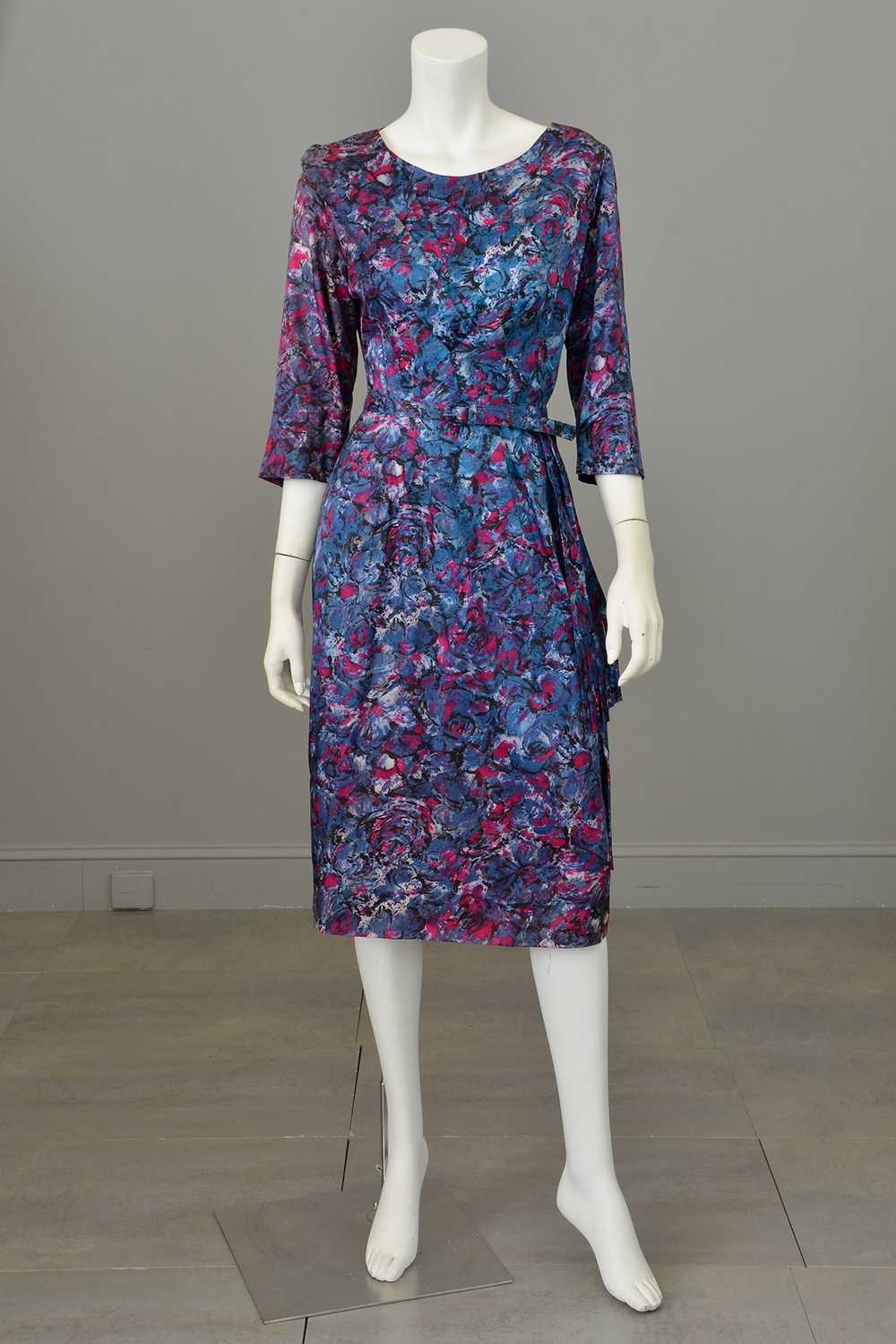 1940s Satin Impressionist Floral Dress with Fring… - image 8