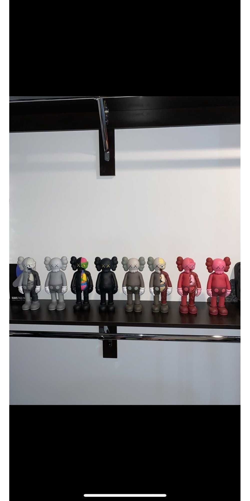 Kaws kaws figures - image 2