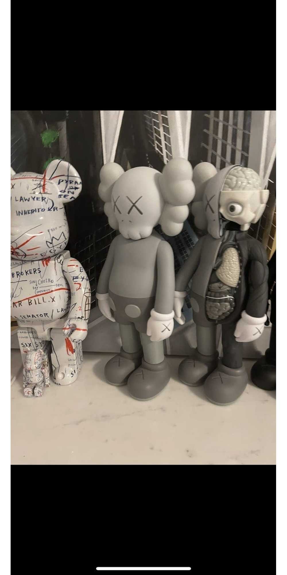 Kaws kaws figures - image 5