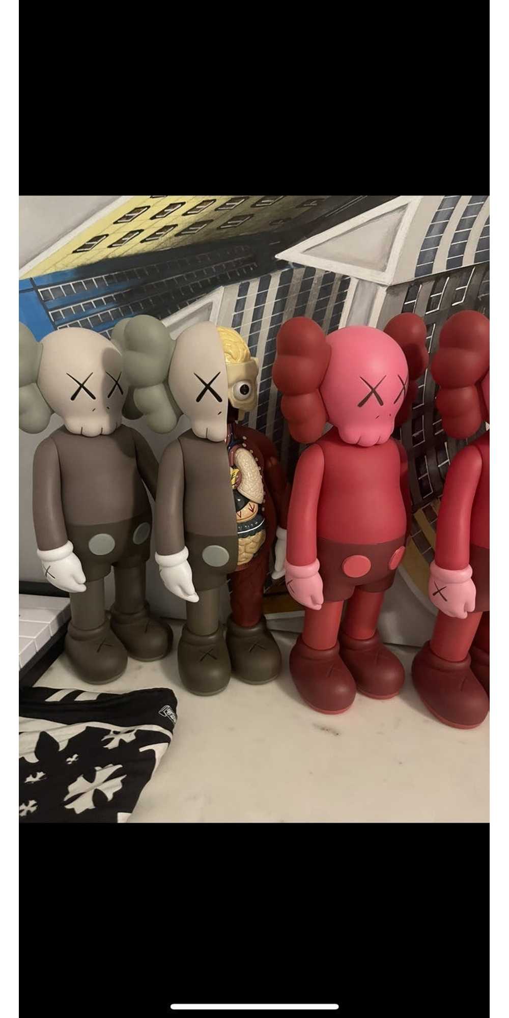 Kaws kaws figures - image 8