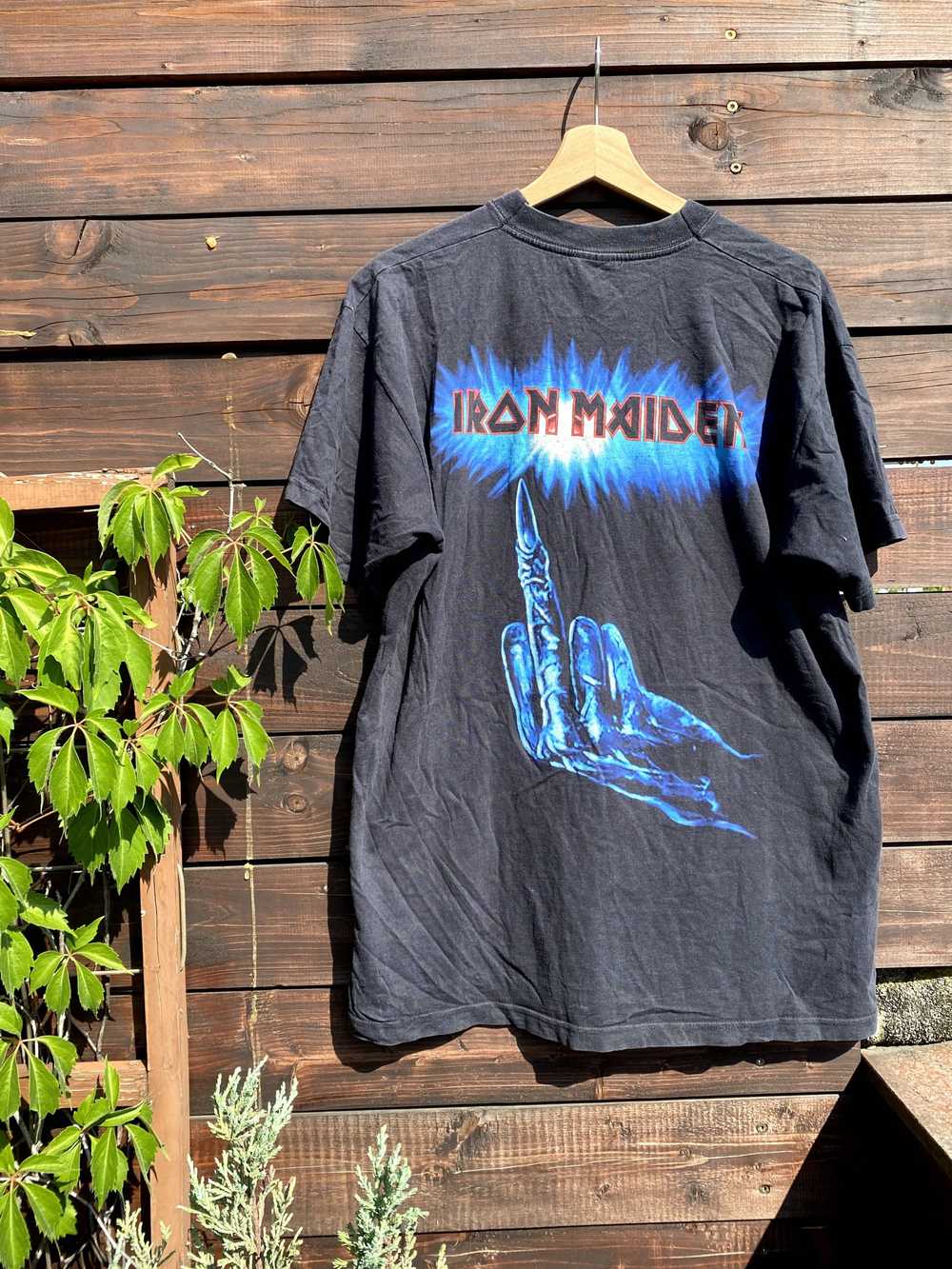 Vintage 2002 iron maiden t-shirt - image 2