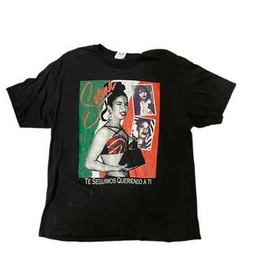 Selena black tee