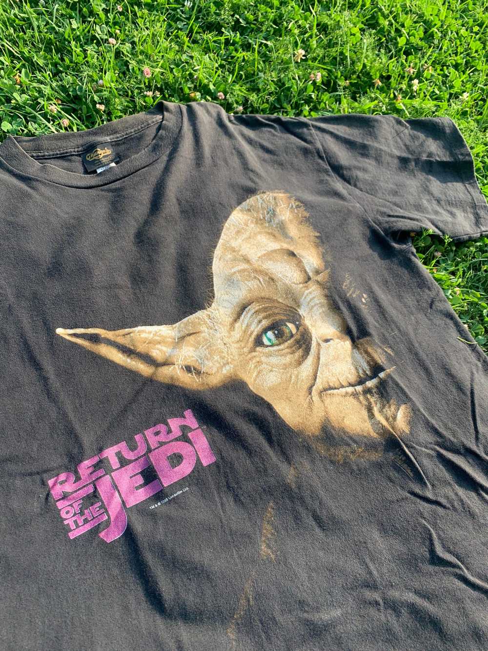 Vintage 1995 Star Wars Big Face Yoda Tee - image 3