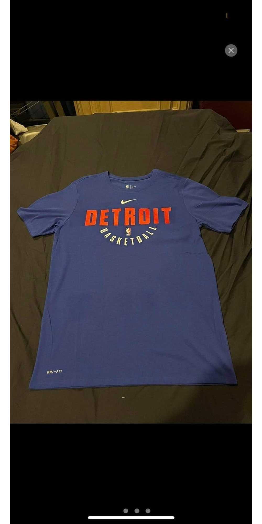 Nike Detroit Pistons warm up T-shirt - image 1