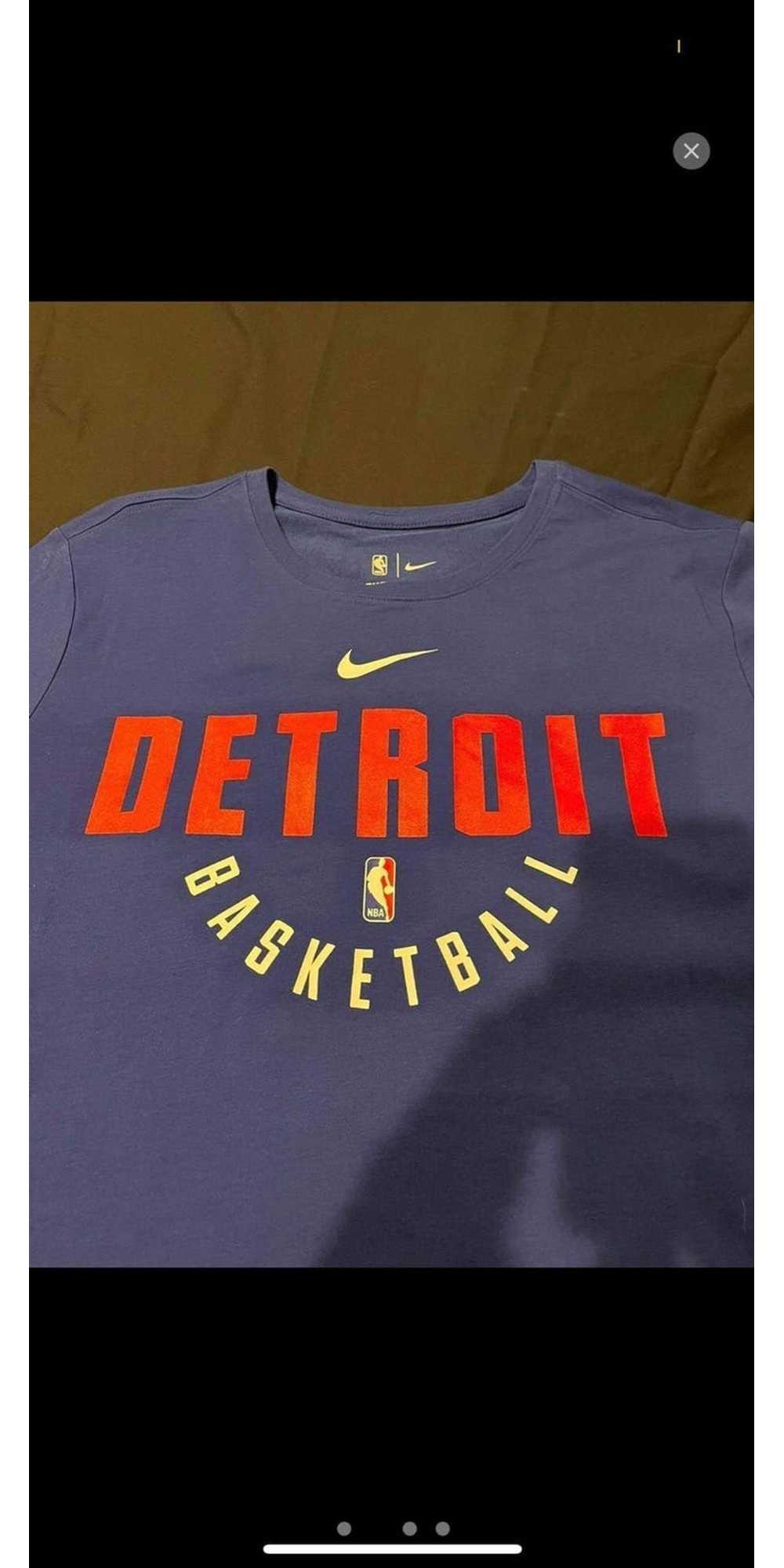 Nike Detroit Pistons warm up T-shirt - image 2