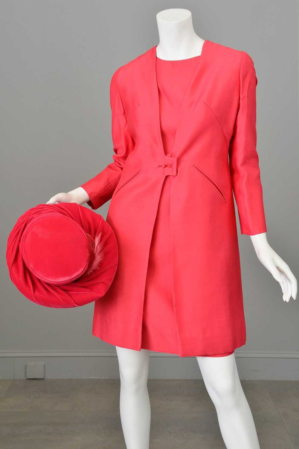 1960s Hot Pink Mini Shift Dress w Matching Coat |… - image 10