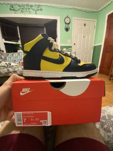 Nike Nike dunk high Michigan