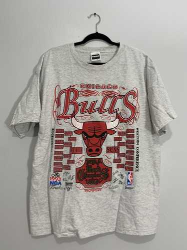 1993 Chicago Bulls Championship T-Shirt: L – Philthy Vintage Clothing