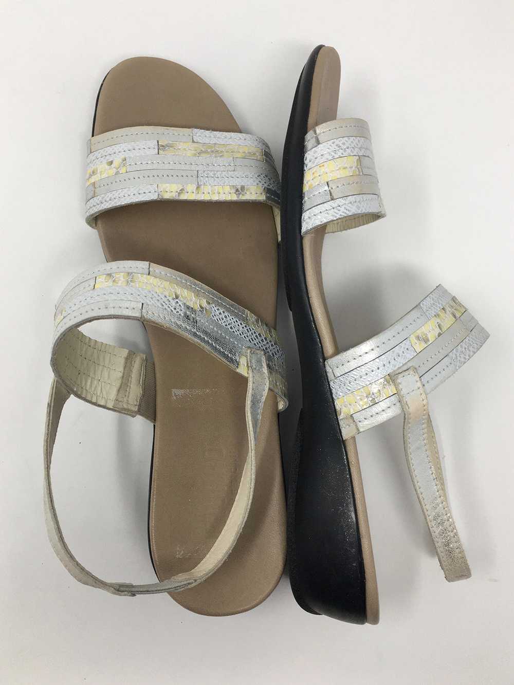 Munro Size 11 Ivory Patchwork Sandals - image 2