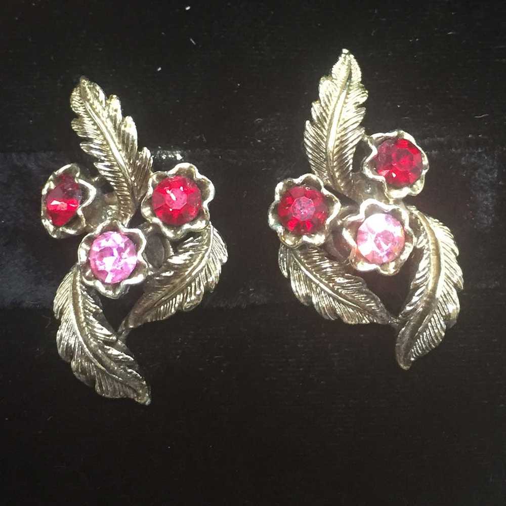 Stylized Red and Pink Rhinestone 1950s Clip Back … - image 1