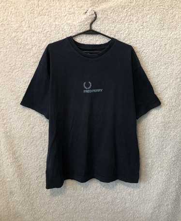 Fred Perry × Vintage Tshirt Fred Perry spellout lo