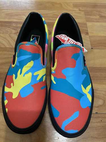 Vans slip on sale neon camo