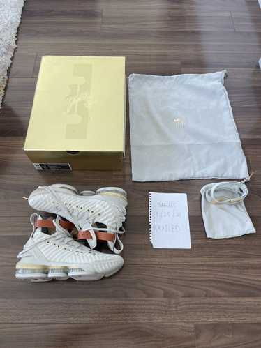 Lebron xvi outlet hfr