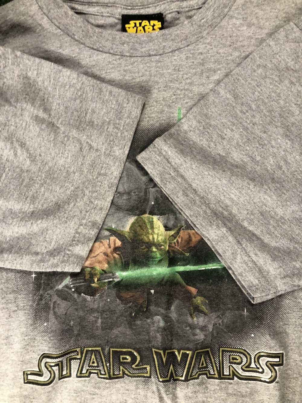 Star Wars VTG Star Wars Yoda tee glows - image 4