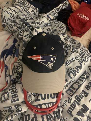 New England Patriots - Stripes Trucker 9Forty NFL Hat :: FansMania