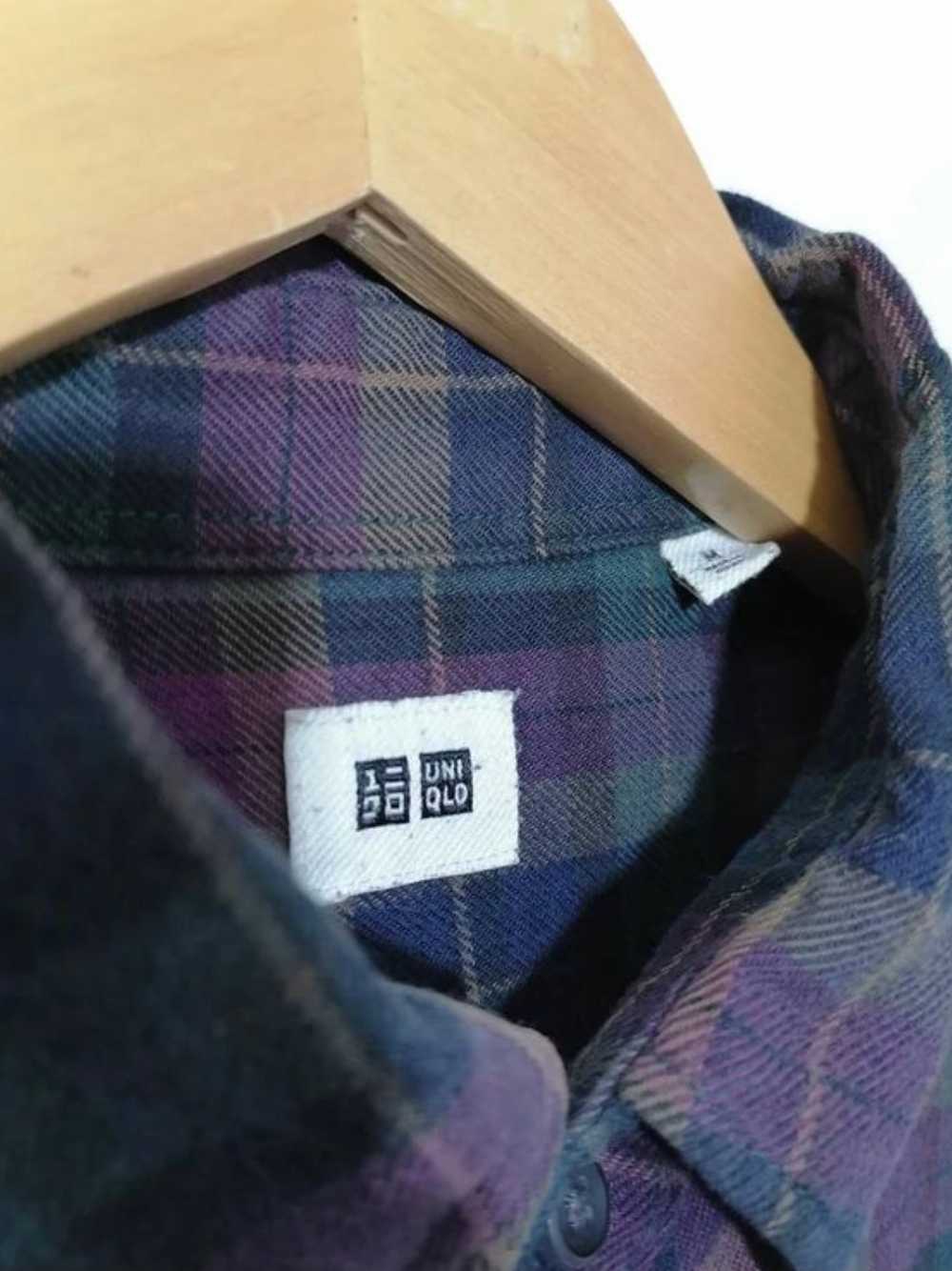 Uniqlo Flannel Longsleeve Buttons Shirt - image 3