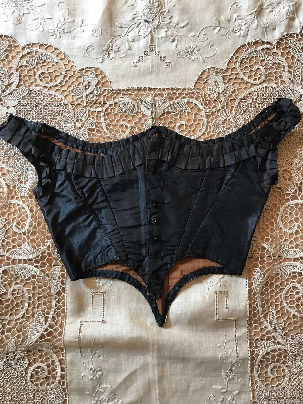 Antique Mourning black silk Swiss waist bodice 🌿… - image 6