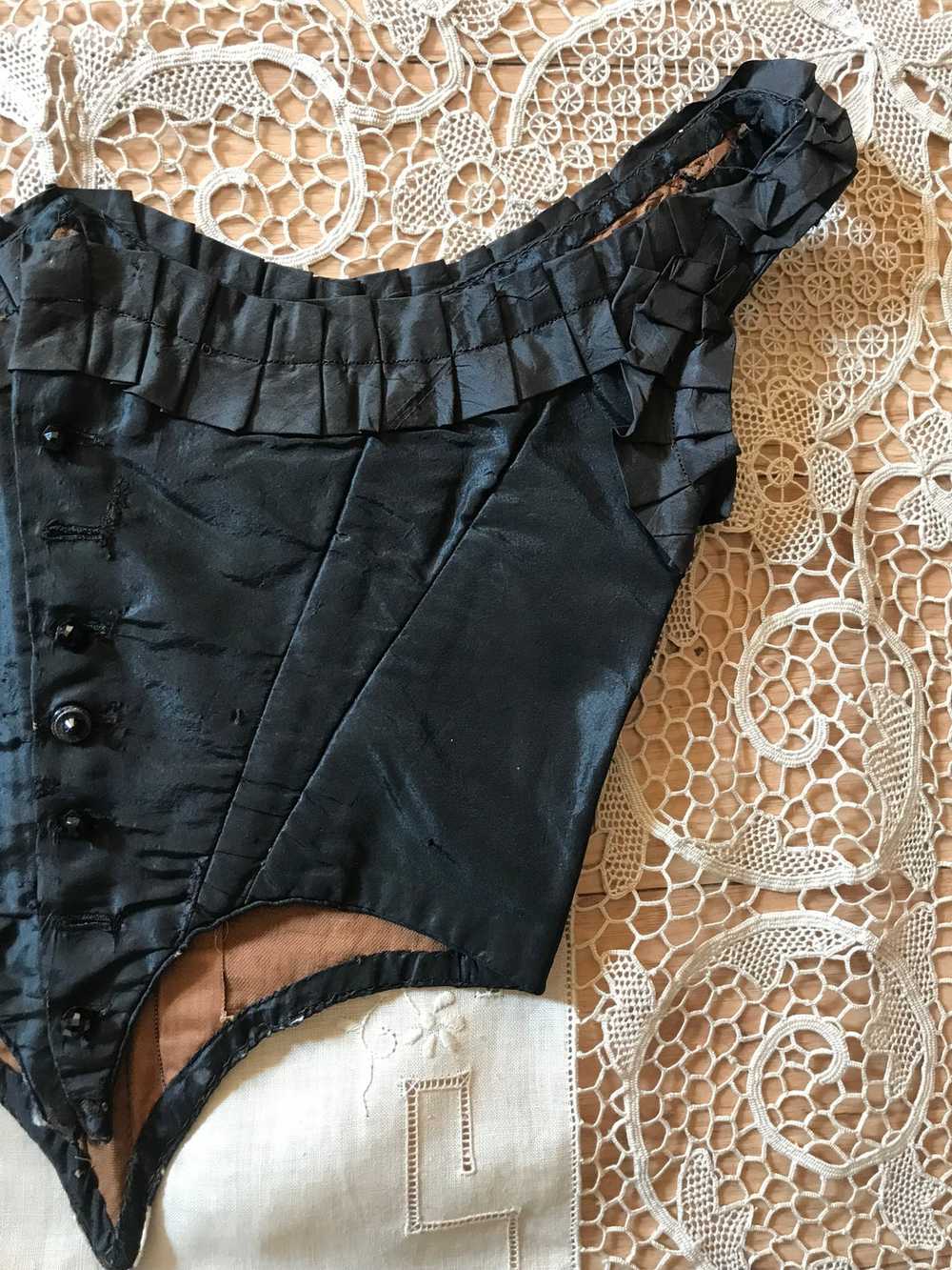 Antique Mourning black silk Swiss waist bodice 🌿… - image 8