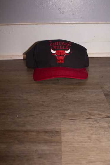 Chicago Bulls × NBA × Vintage 90s Chicago Bulls Em
