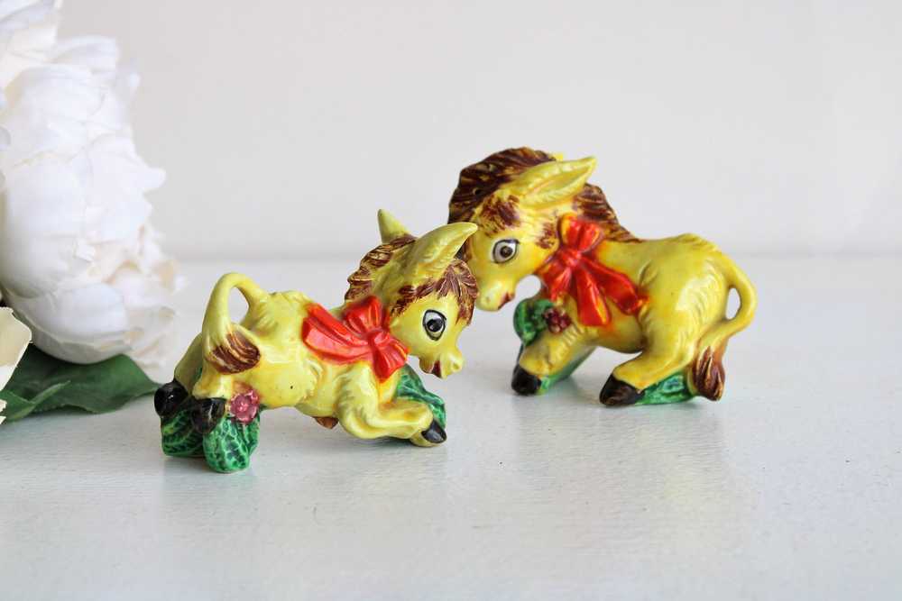 Vintage 1940s 1950s Donkey Salt and Pepper Shakers - image 1