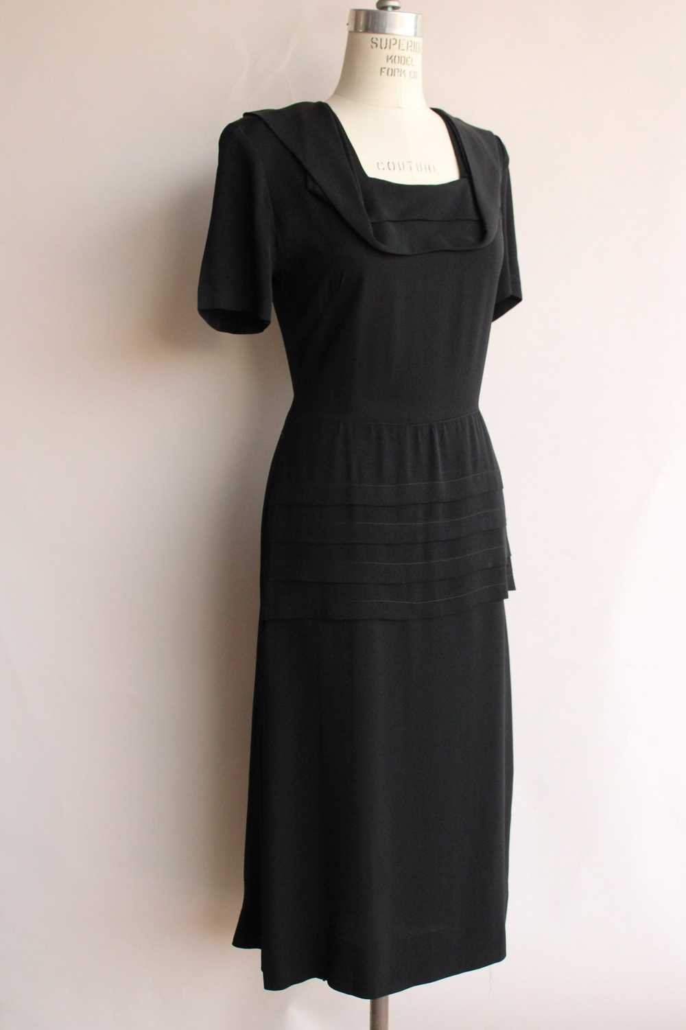 Vintage 1940s Black Rayon Dress With Square Shawl… - image 5