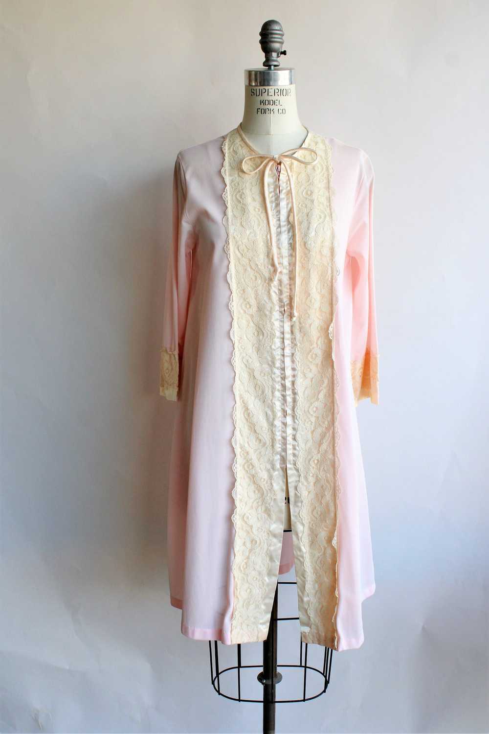 Vintage 1970s Gilead Pink And Lace Nylon Robe wit… - image 1
