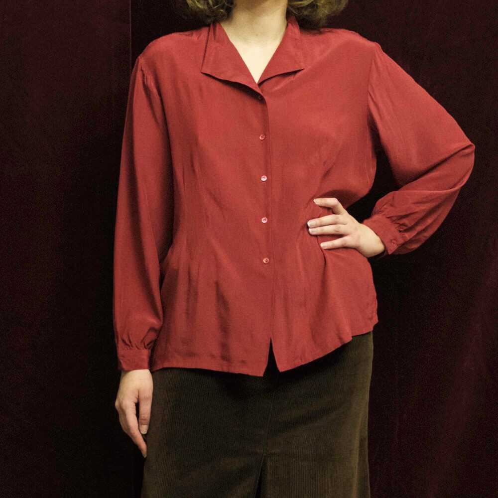 1980s crimson silk blouse - image 2