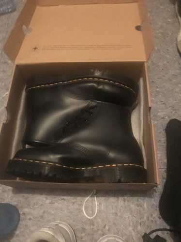 Used dr clearance martens for sale