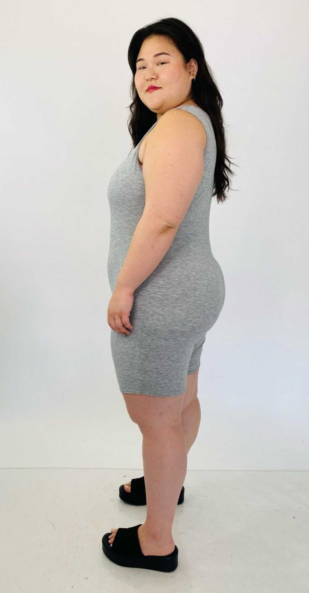 Pretty Little Thing Light Heather Gray Sleeveless… - image 4