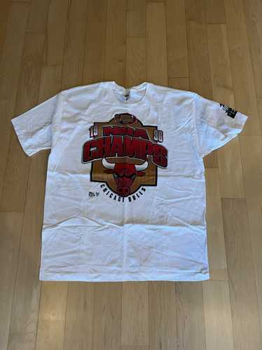 Chicago Bulls × Notre Chicago 1996 NBA Champs Vin… - image 1