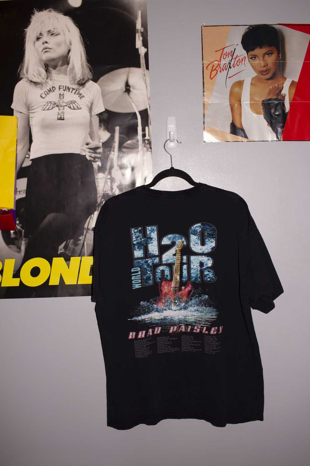 Band Tees × Vintage 2010 Brad Paisley H20 Tour T-… - image 8