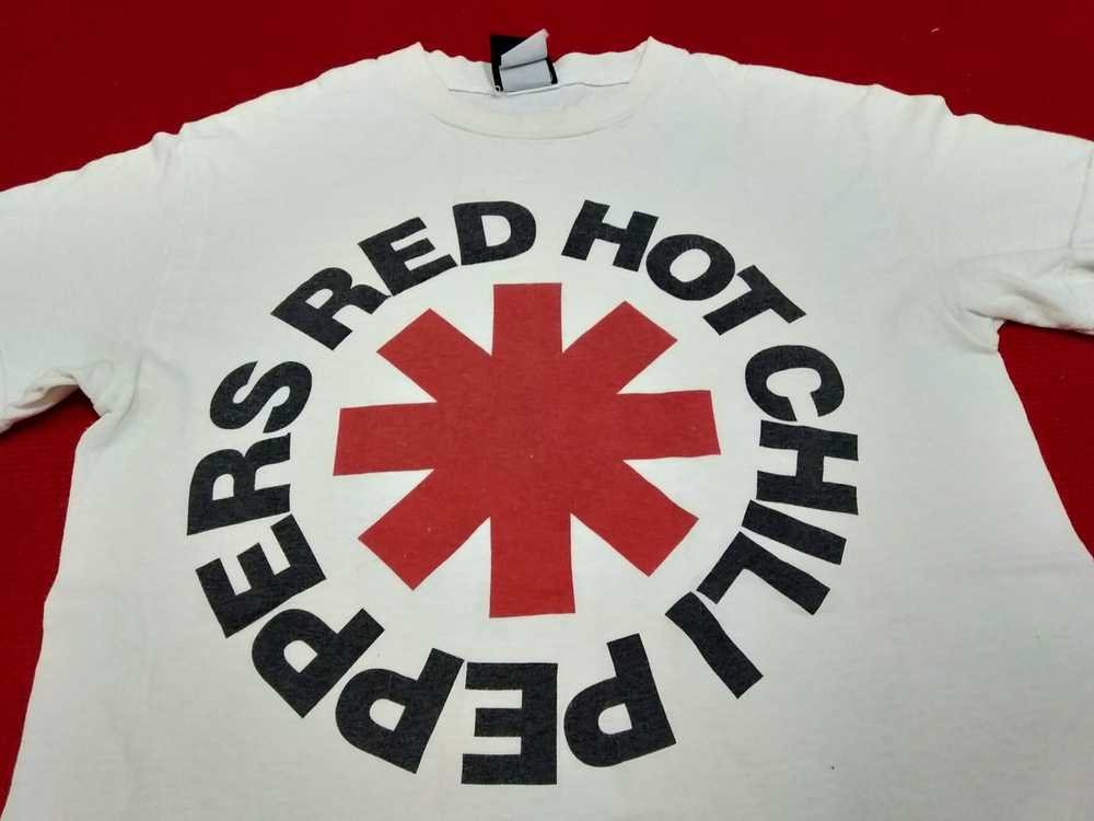 Band Tees × Vintage Vintage Red hot chilli pepper… - image 1