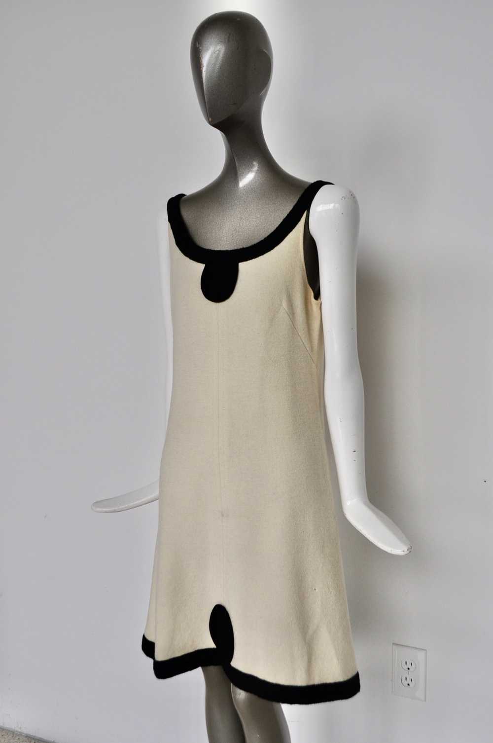 Mod dress from the 60s Pierre Cardin - image 4