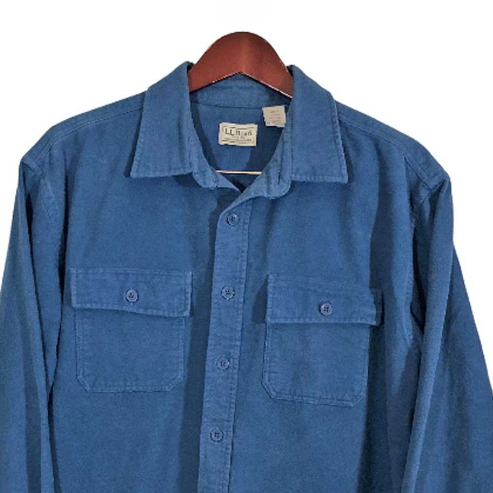 L.L. Bean LL BEAN Two Pockets Blue Shirt Men's Si… - image 2