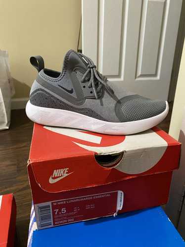 Nike NIKE LUNARCHARGE ESSENTIAL