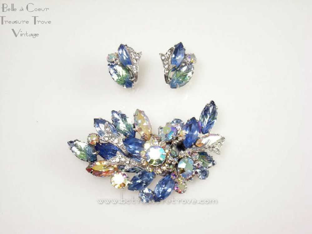 1950s Vintage Brooch and Earrings Set Signed Coro… - image 1