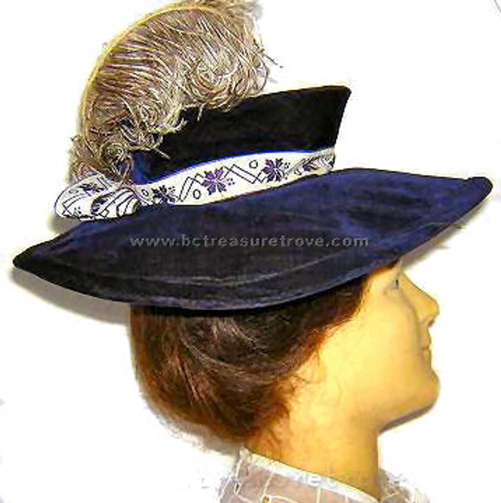 Deep Purple Velvet Antique Victorian Hat with Ost… - image 1