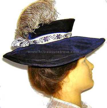 Deep Purple Velvet Antique Victorian Hat with Ost… - image 1