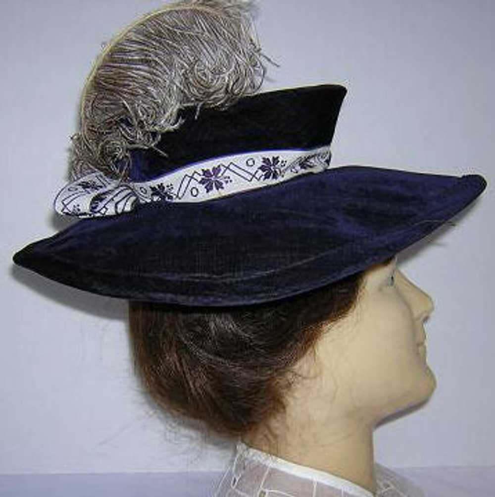 Deep Purple Velvet Antique Victorian Hat with Ost… - image 3