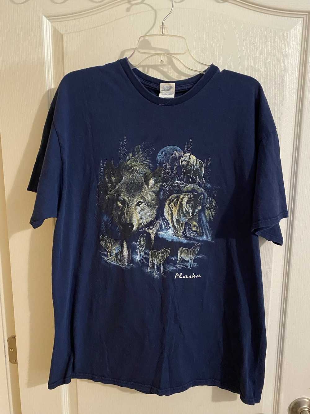 Delta Vintage wolf alaska T-shirt. Size xl - image 1