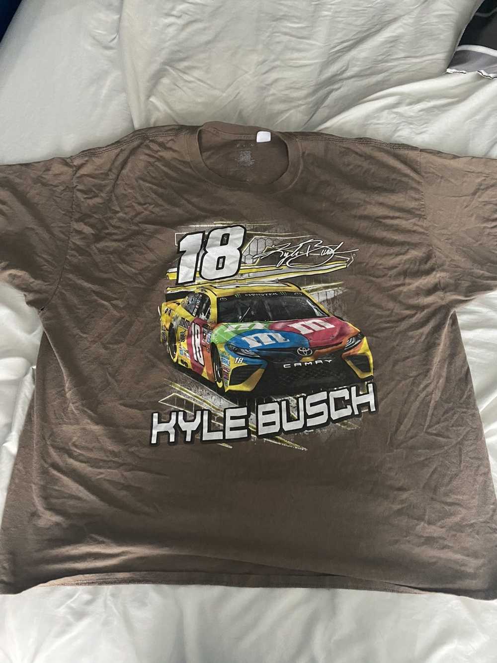 NASCAR Brown Vintage Racing Graphic Tee-Kyle Busch - image 1