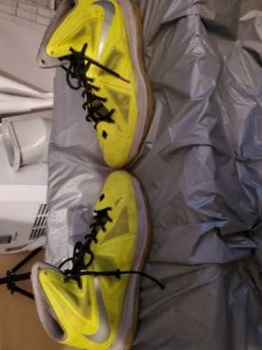 Nike LeBron 10 Volt