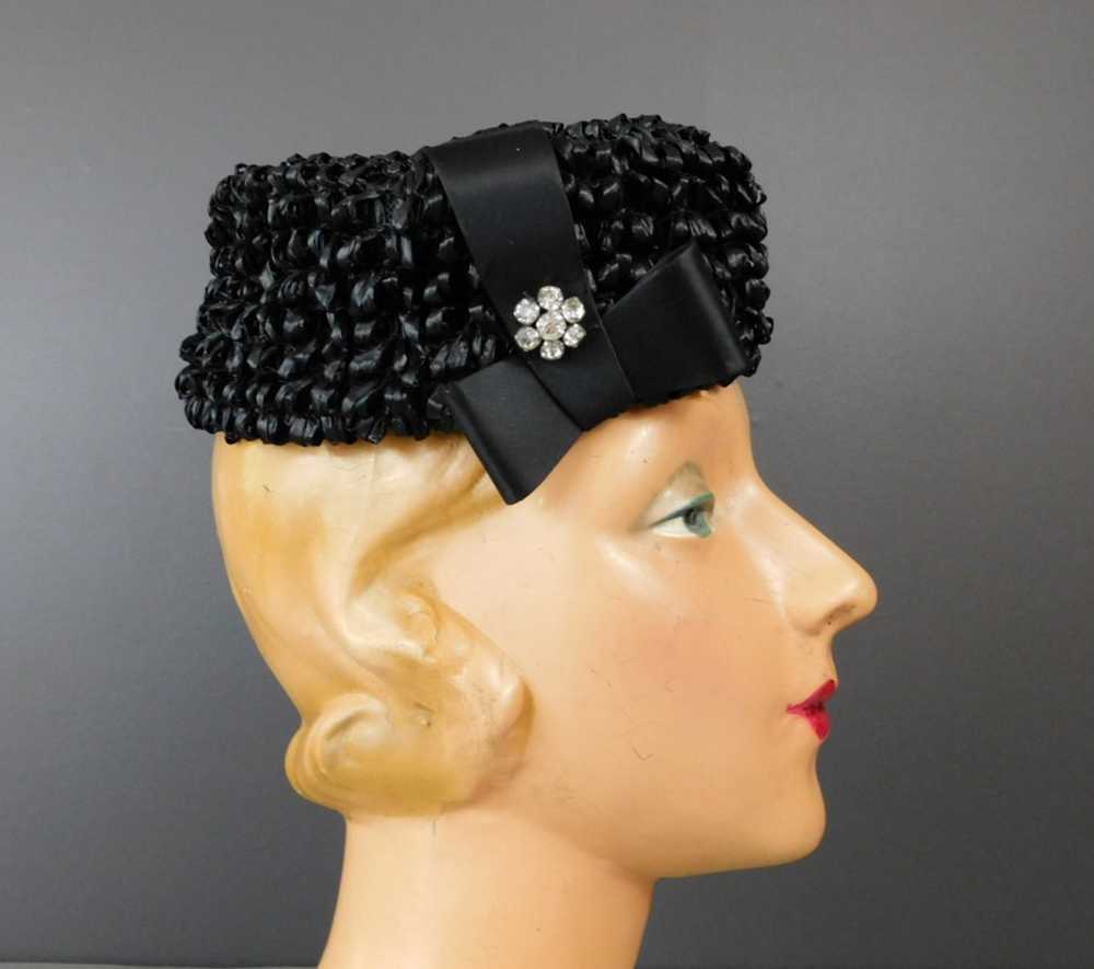 Vintage Black Straw Raffia Loop Hat with Bow and … - image 4