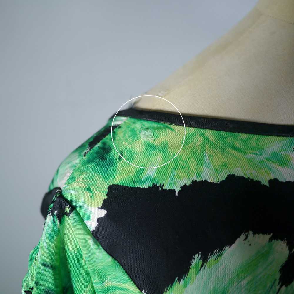 50s 60s GREEN AND BLACK FLORAL PRINT DRESS WITH C… - image 12